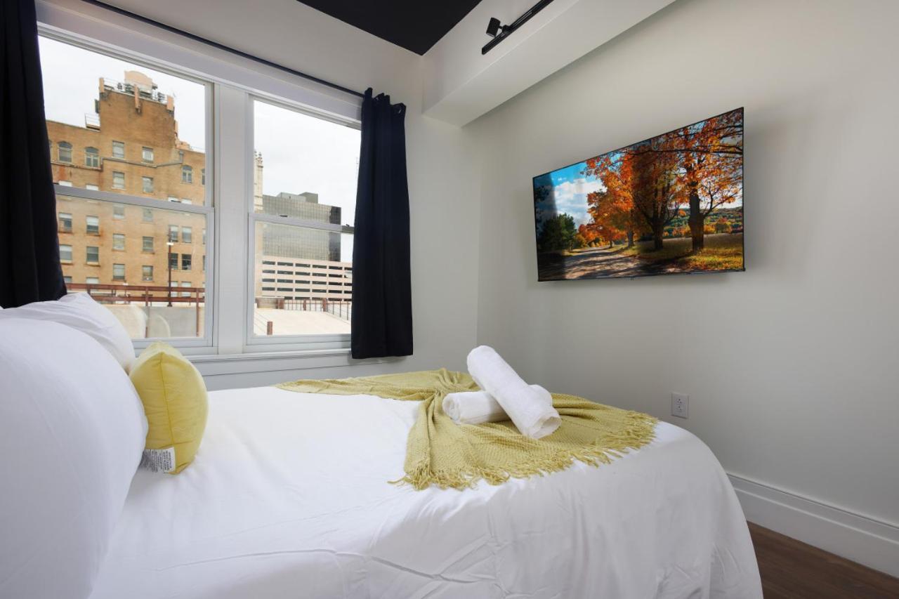 Apartment Sleek 2br On Rvrwalk Gym Parking Near Conv Ctr *